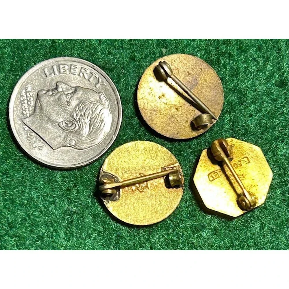 3 Vintage 4-H Achievement & Leadership Pins , Lot of 3 different